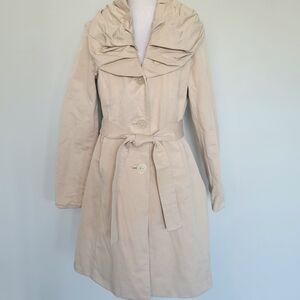 TAHARI Cream Tan Ruffle Collar Women Trench Coat with Belt Pockets Sz Medium